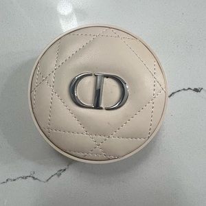 Dior cushion powder in medium